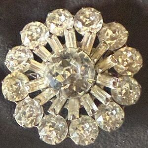 Weiss Vintage Rhinestone brooch. Excellent condition. Very old. Rare find!